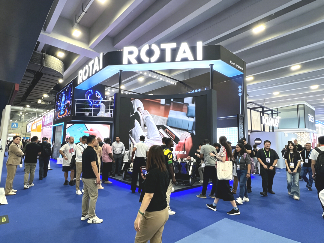 ROTAI stand at the Canton Fair with international buyers